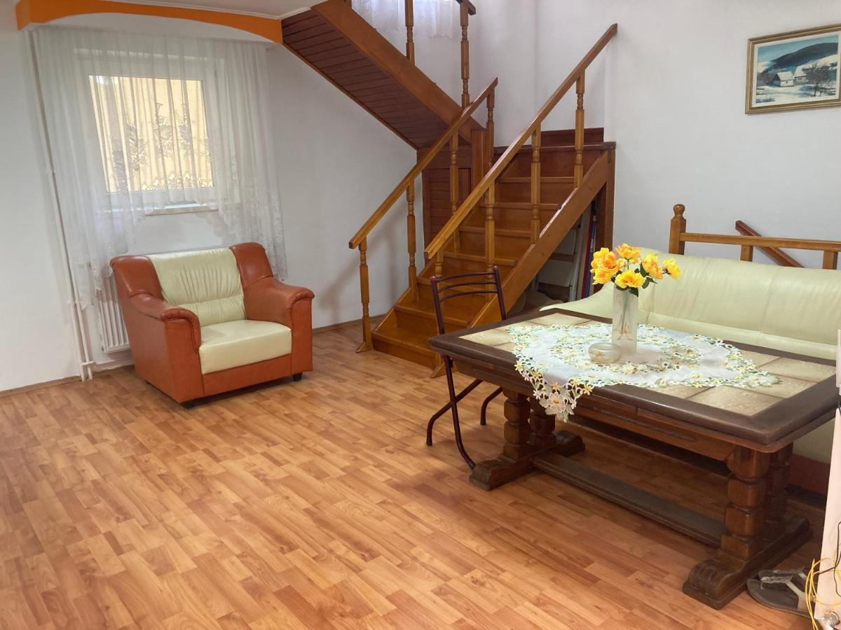 Ultracentral Apartment Near Moscovitz Palace Oradea Εξωτερικό φωτογραφία