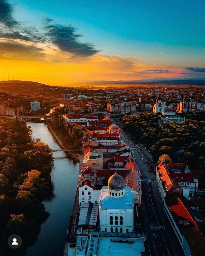 Ultracentral Apartment Near Moscovitz Palace Oradea Εξωτερικό φωτογραφία